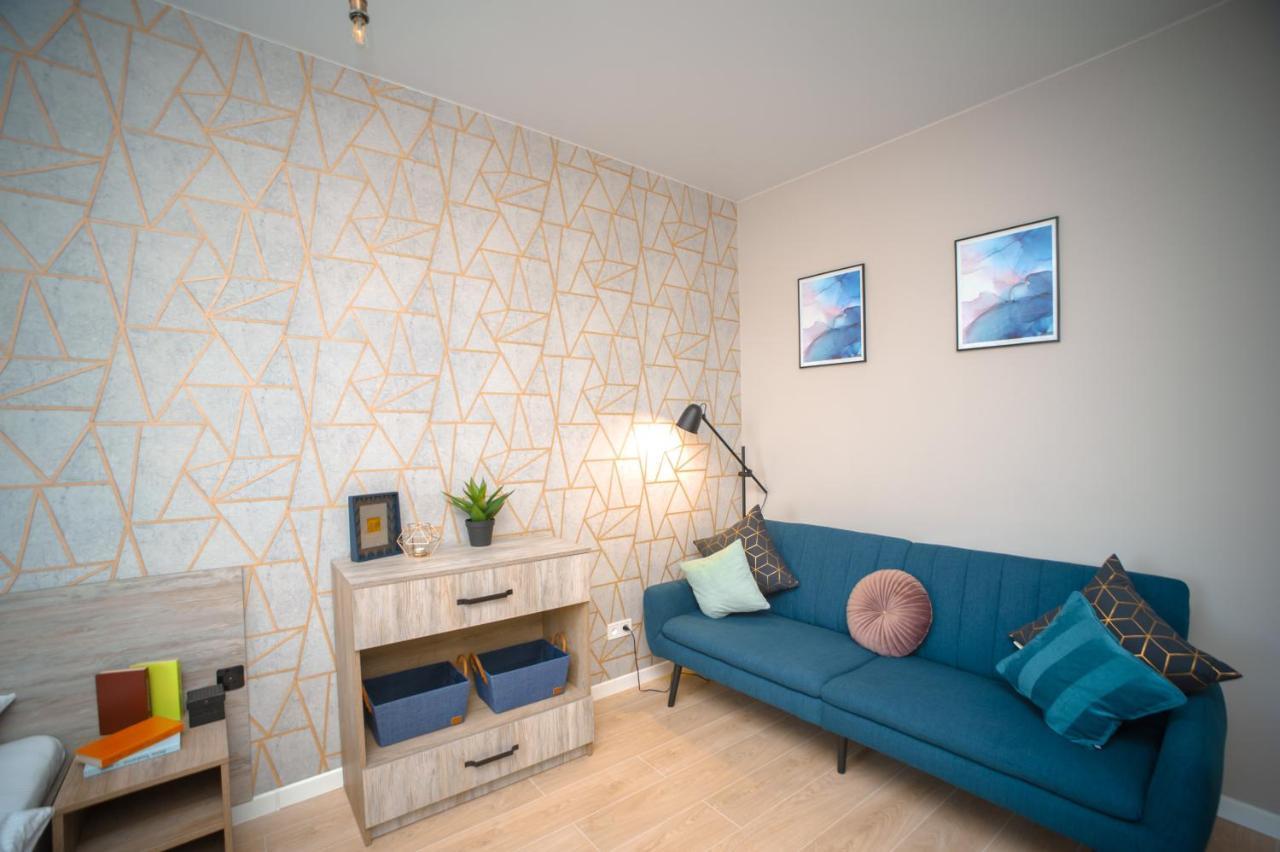 3 Bedroom, 2 Bathroom Apartment Near Forum Львів Екстер'єр фото