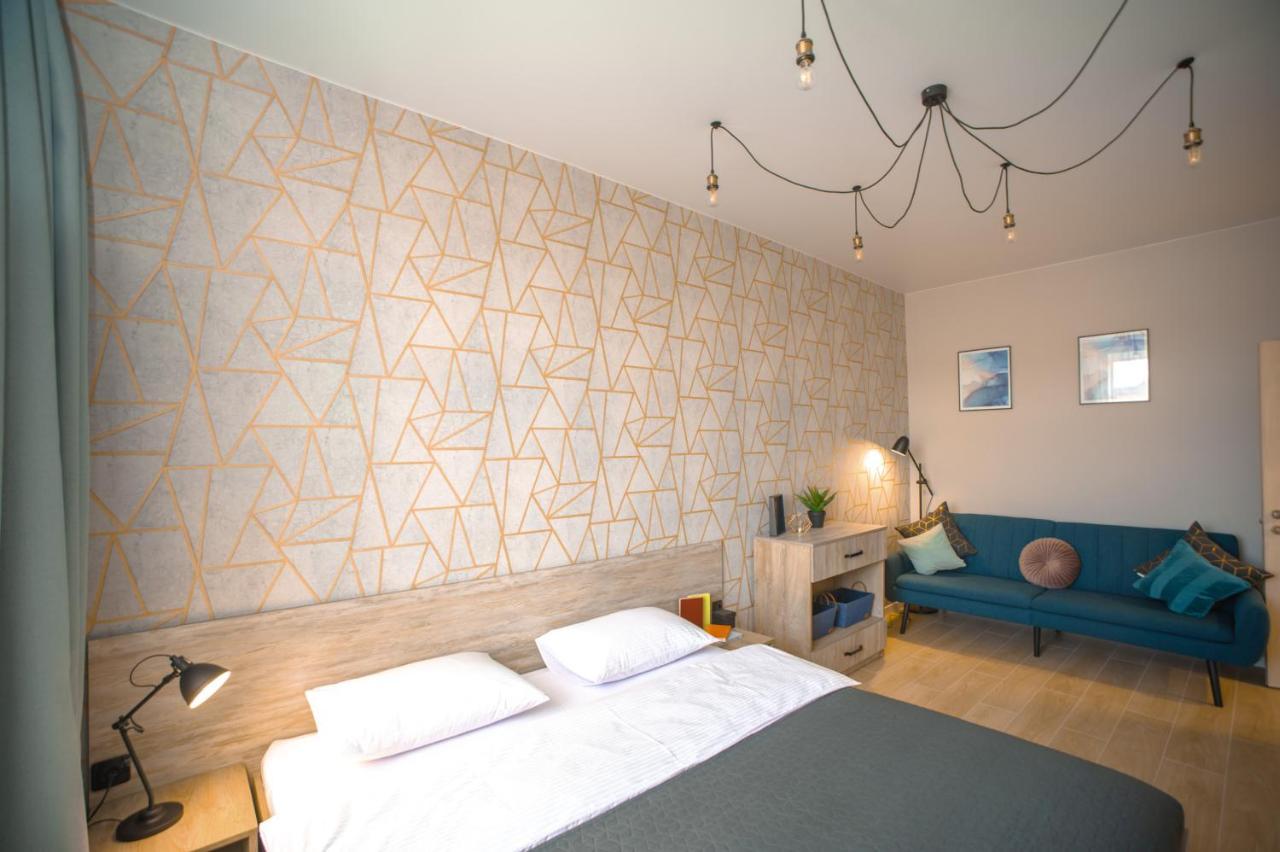 3 Bedroom, 2 Bathroom Apartment Near Forum Львів Екстер'єр фото