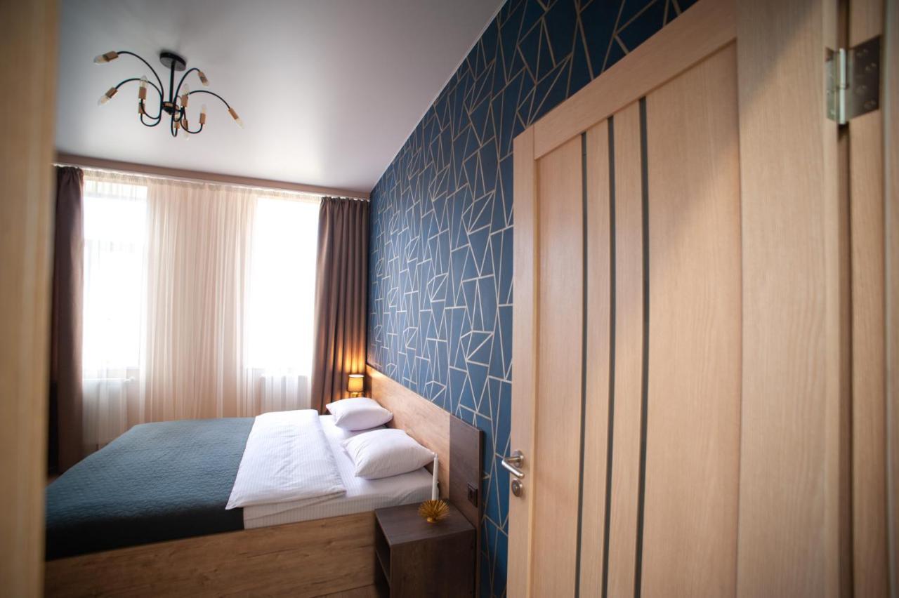 3 Bedroom, 2 Bathroom Apartment Near Forum Львів Екстер'єр фото